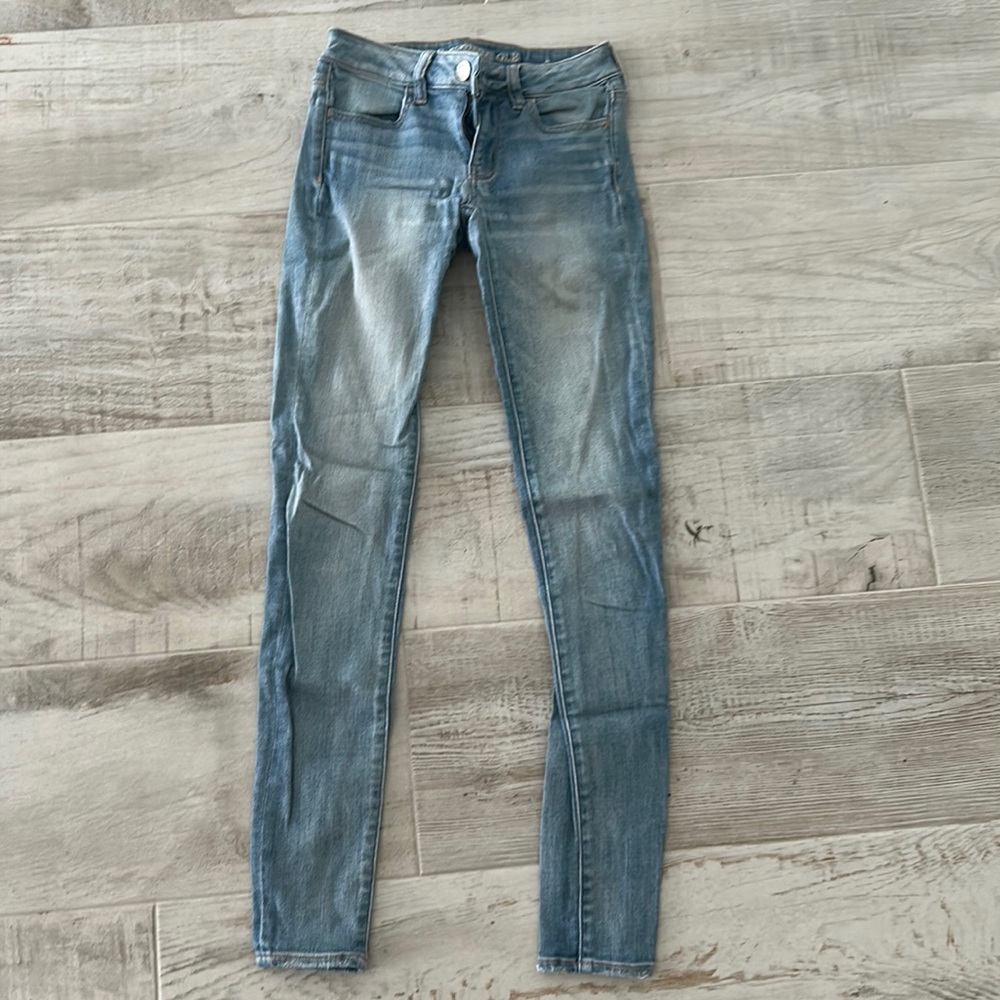 American Eagle light wash skinny jeans size 0 x-long